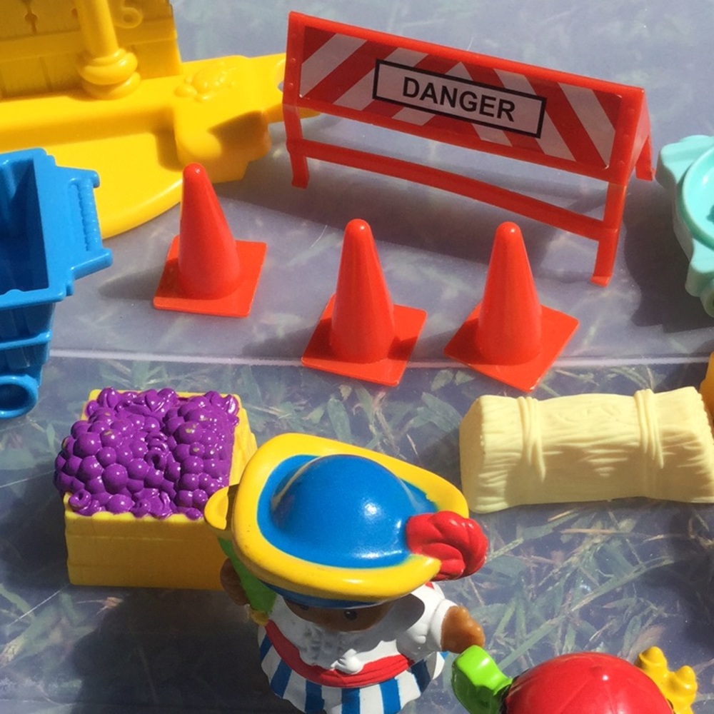 Fisher price people - Picture 3 of 7